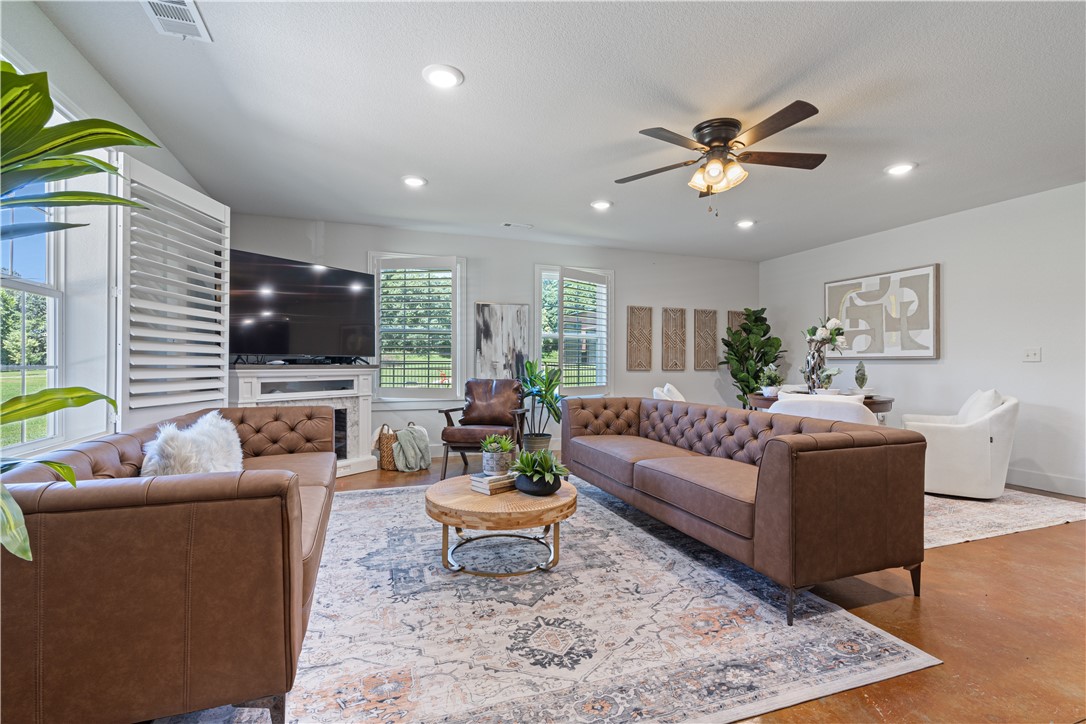 17-18-30- Springdale - Residential