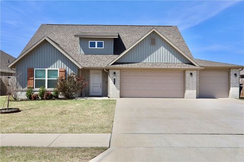 Photo of 652 Kayla Maria Street, Prairie Grove, AR 72753 (MLS # 1341101)
