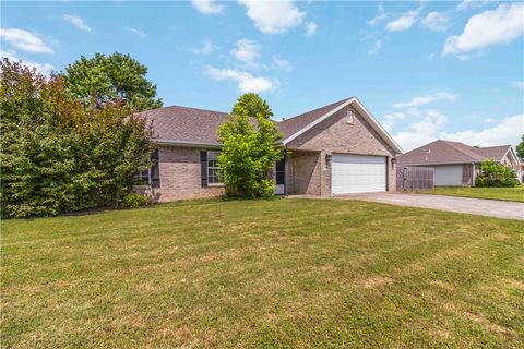 Photo of 265 Washburn Drive, Pea Ridge, AR 72751 (MLS # 1349375)