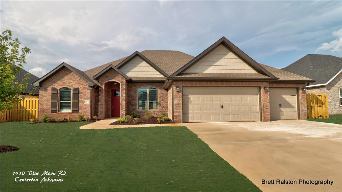 Contract now to design your style! This one level home is a dream. You'll love the breezy flow of this open floor plan. Beautiful 4 bedroom, 3 bath home with designer finishes, custom cabinets, covered back patio, plumbed for gas grill on covered back patio, stainless steel appliances, community pool, clubhouse, basketball court and fishing pond. Located behind Bentonville West High School and in the highly desired community of Diamond Estates.
