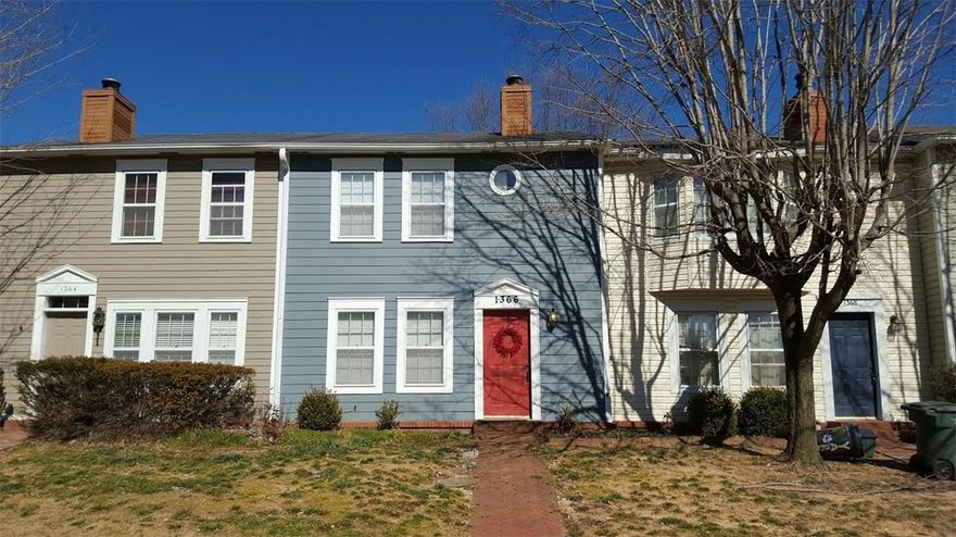 Cozy townhome in a great neighborhood conveniently located to everything Fayetteville has to offer.  Great charm with crown molding, 2 bedrooms with 2 full bathrooms upstairs and a half bath downstairs. Stainless steel appliances and lawn care included