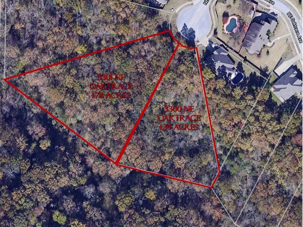 Large wooded lot in fantastic Bentonville neighborhood! Come build your dream home in this prime location with over an acre of wooded private setting on cul-de-sac. Located off 72 with easy access to Central Ave, Downtown Bentonville, and I-49. Lot next to this lot is also available for sale and totals 1.34 acres (see mls #1185326), if purchased together it would total 3.12 acres! Donāt miss out on this amazing opportunity!