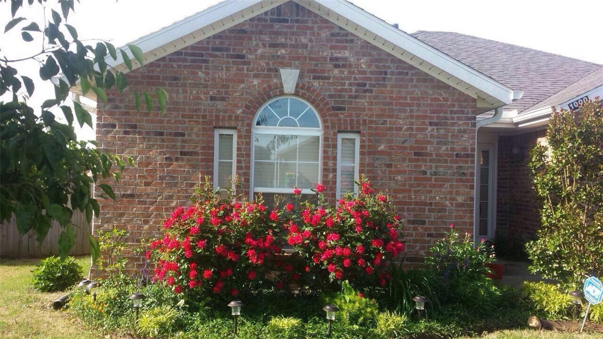 Welcome to this beautifully updated home with custom remodeled kitchen including butcher block counter tops,extra large pantry,pull out cutting boards,soft close cabinets and drawers.You will love to cook on the 5 burner gas range!Gorgeous hand scraped wood floors throughout!Beautiful floral landscaping await you in the spring!Enjoy everything NWA has to offer close by.Minutes from Bentonville West,shopping and Walmart home office.Schedule your showing today before its gone!