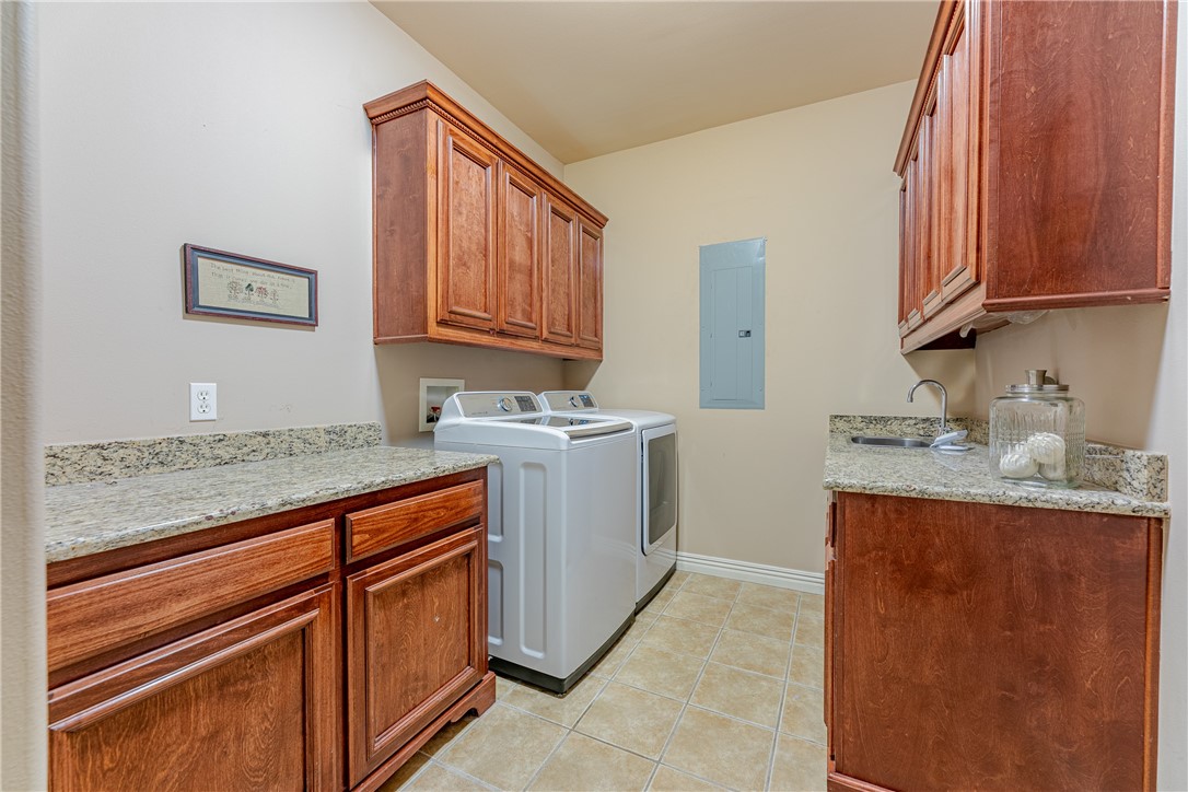 Pinnacle Sub Ph 1, The Rogers - Residential