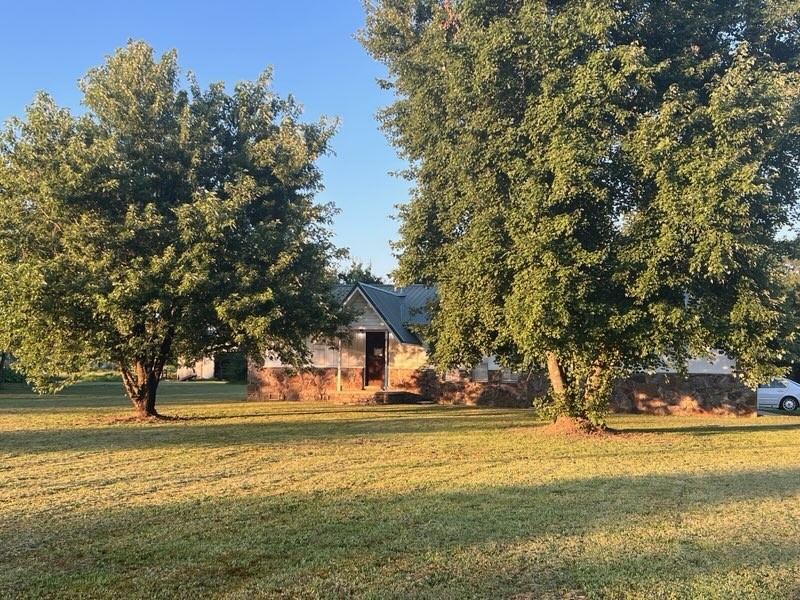 Charming 2-bedroom, 1.5-bath home nestled on 1.20 peaceful acres in the desirable Pottsville School District! This well-maintained property offers a perfect blend of comfort and country living with plenty of outdoor space to enjoy. Inside, you'll find a cozy layout with a spacious living area and a functional kitchen. The large yard provides room to garden, play, or simply relax in your own private retreat. Conveniently located just minutes from schools, shopping, and dining, this is a great opportunity for first-time buyers, downsizers, or anyone looking for a little more space. Donāt miss your chance to own a slice of the Pottsville lifestyle!