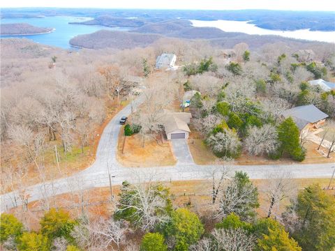 Photo of 12598 Lodge Drive, Garfield, AR 72732 (MLS # 1331958)