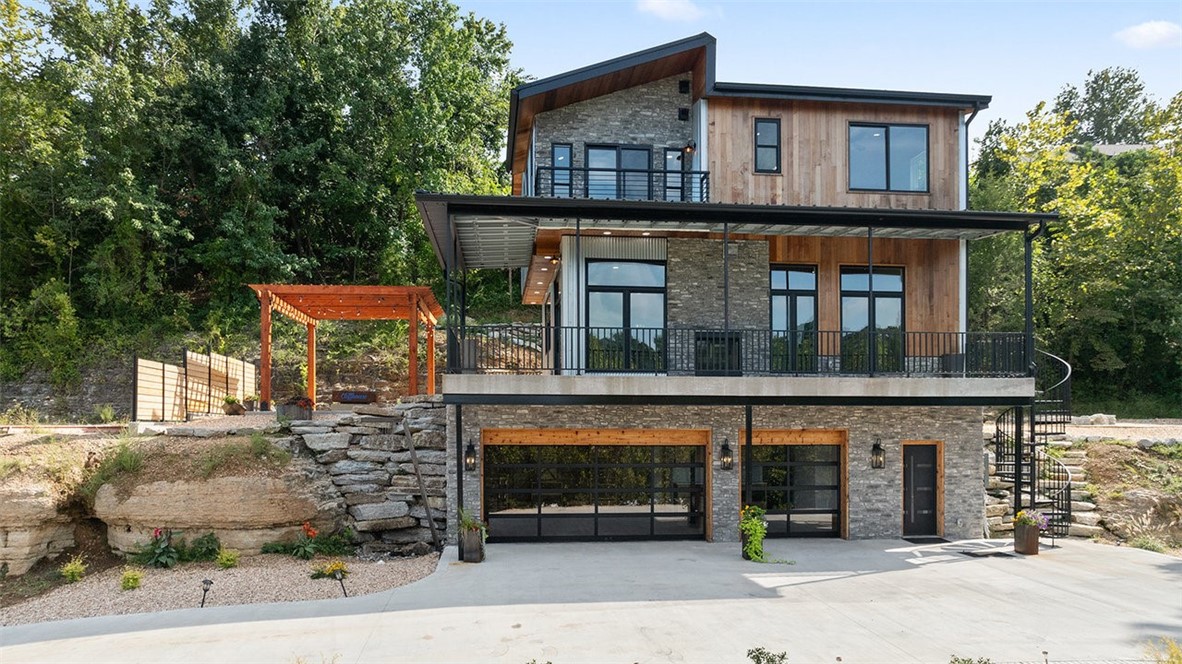 Eagle Crest Sub Rurban - Residential