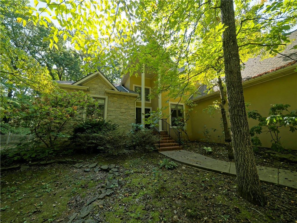 2810 Inwood Drive