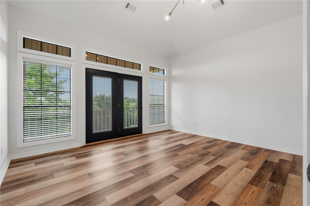 Eagle Crest 1 - Residential