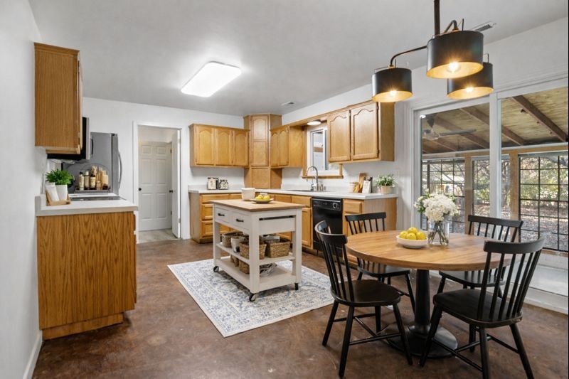 Maple Crest - Residential