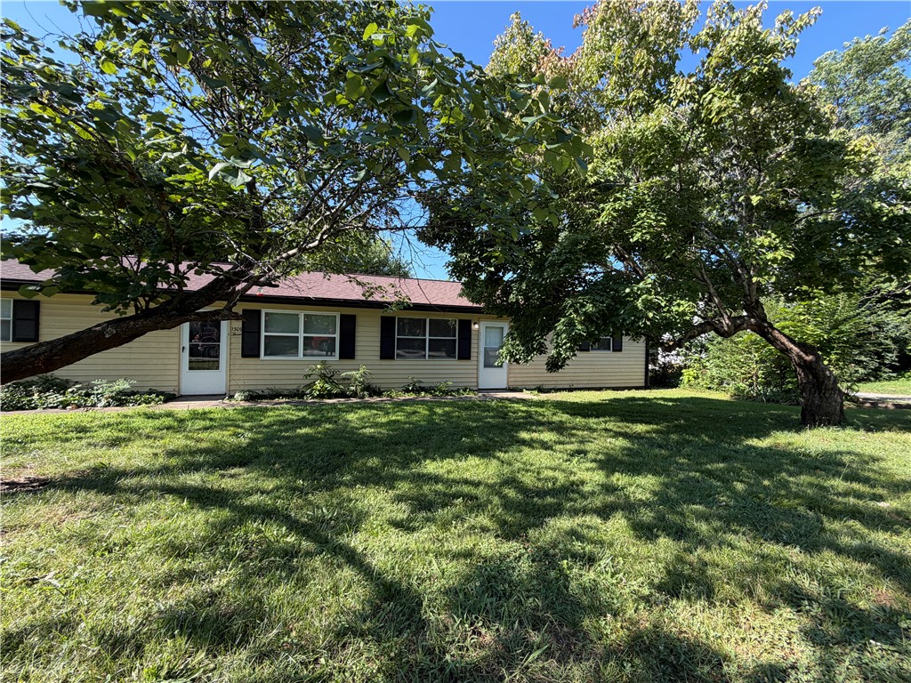Photo 1 of 13 — 1309 S Washington Avenue 4, Fayetteville, AR 72701