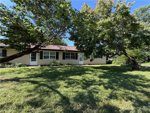 Photo of 1309 S Washington Avenue 4 #4, Fayetteville, AR 72701 (MLS # 1355188)