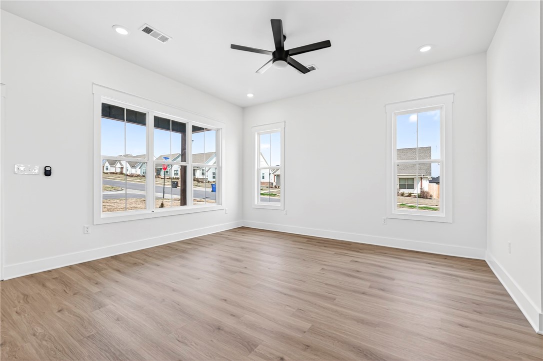 Wells Lake Cottages At Chaffee Crossing - Residential