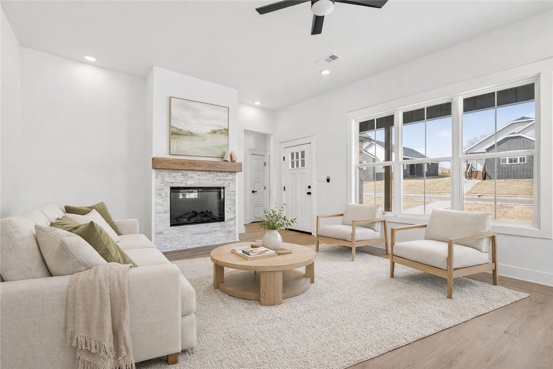 Wells Lake Cottages At Chaffee Crossing - Residential