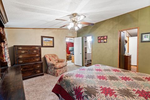 Manufactured Home in Holiday Island AR 20 Sunkist Lane 17.jpg