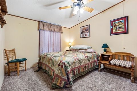 Manufactured Home in Holiday Island AR 20 Sunkist Lane 24.jpg