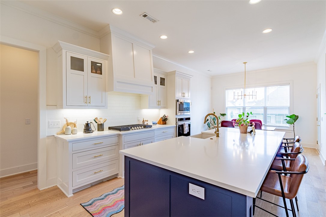 Crescent View - Residential