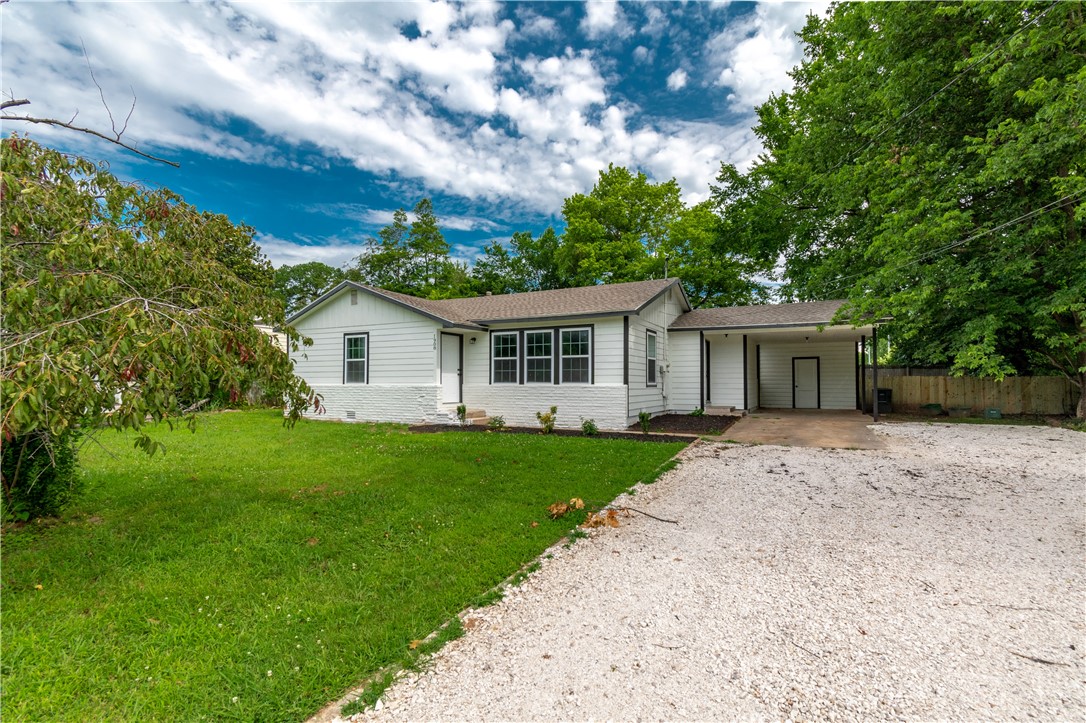 Restored home in established neighborhood near U of A, schools, park, & tennis! New HVAC, roof, paint, blinds, LVP flooring in living room & bedrooms. Great starter home or investment to rent. Close to U of A bus route.