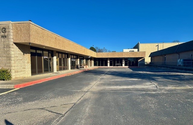 College Market Add - Commercial Lease