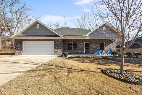 Photo of 17 Ravenglass Lane, Bella Vista, AR 72714 (MLS # 1331810)