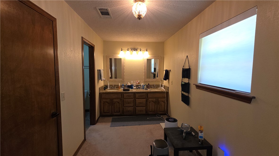 Skyline Manor - Residential