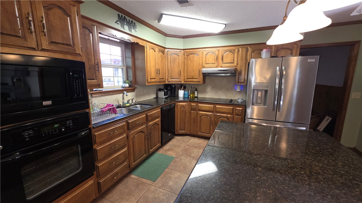 Skyline Manor - Residential