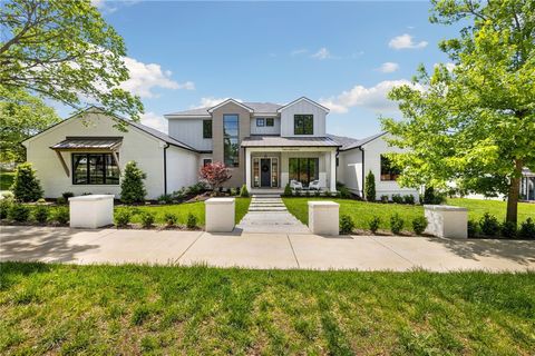 Photo of 219 W Lawson Street, Fayetteville, AR 72703 (MLS # 1331350)