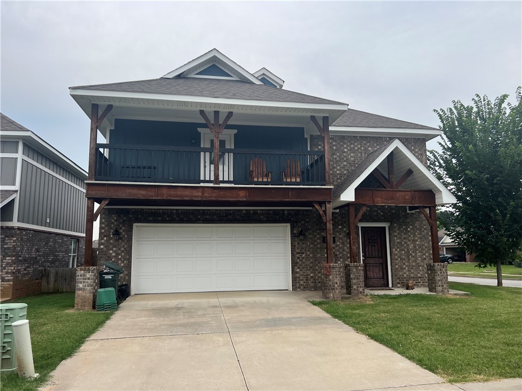Very nice one-owner home built in 2018 with 3 bedrooms and 3.5 bathrooms. Each bedroom features an en-suite bathroom and a large walk-in closet. This property is agent owned.