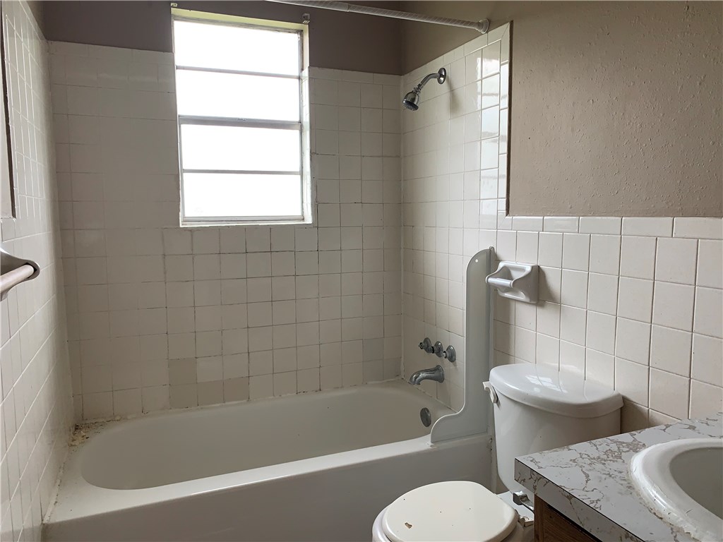 2-17-30 Springdale Outlets - Residential