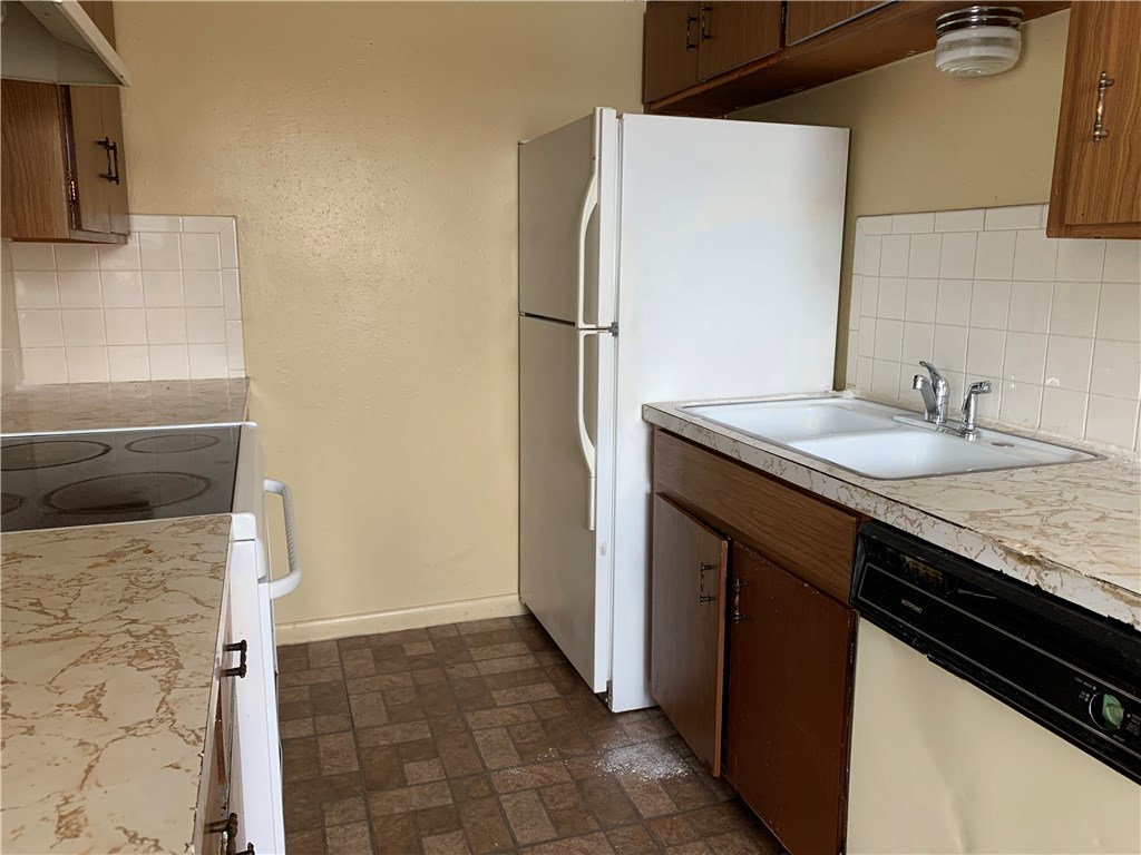 2-17-30 Springdale Outlets - Residential