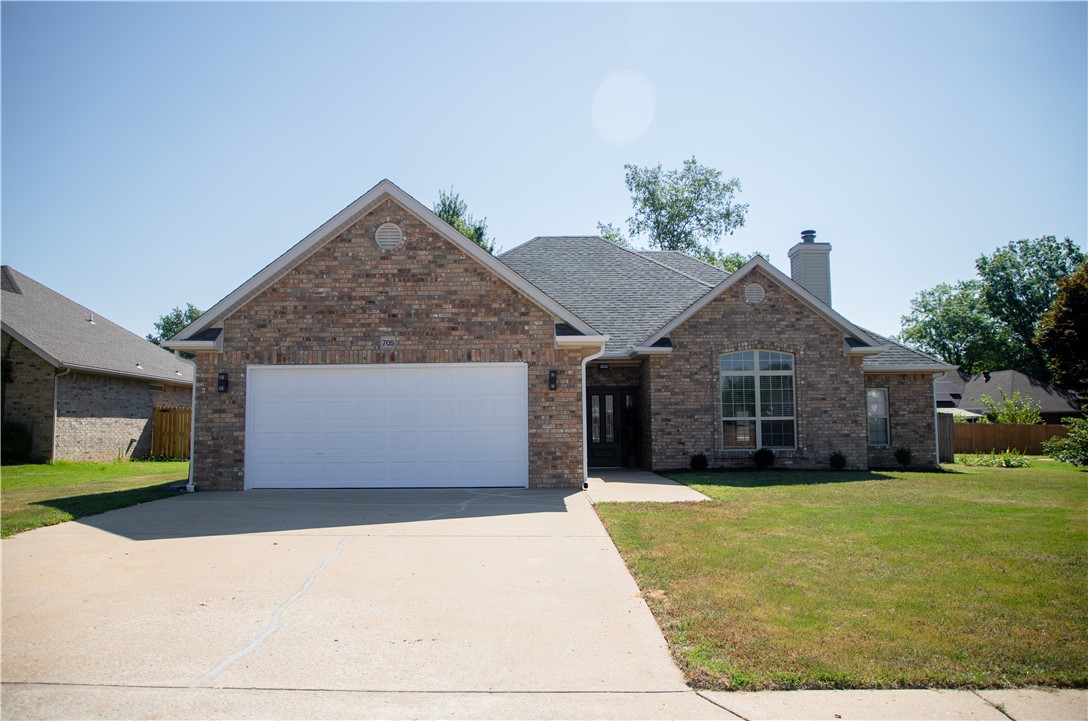 This beautifully remodeled 4bed, 2bath home is ideally located just 2 minutes from the David Glass Building, I49 Highway, and the new Walmart campus, with nearby trails for outdoor enthusiasts. It is also less than 10 minutes to the Bentonville Square. The open-concept layout is filled with natural light, creating a welcoming space for both relaxation and entertaining. The modern kitchen features brand-new appliances, sleek countertops, and ample storage. Each of the 4 bedrooms is spacious and comfortable, while the 2 updated bathrooms boast stylish fixtures. This home offers the perfect blend of modern amenities, a prime location, and easy access to major roads and local attractions. Whether youāre working from home, commuting, or enjoying nearby parks, this property is ideal for those seeking both convenience and comfort.