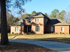If you've been holding out for the house with the perfect kitchen, this is it! From the Chef approved Viking range and oven to the oversized walk-in butler's pantry...you will absolutely fall in love with this beautifully remodeled home! Perfectly situated in one of Russellville's finest neighborhoods, this 3 bedroom 3.5 bath home is definitely no cookie cutter. From the new roof and gorgeous exterior gas lanterns to the brand new wood look tile floors inside, this home will not disappoint. You'll definitely want to see this!