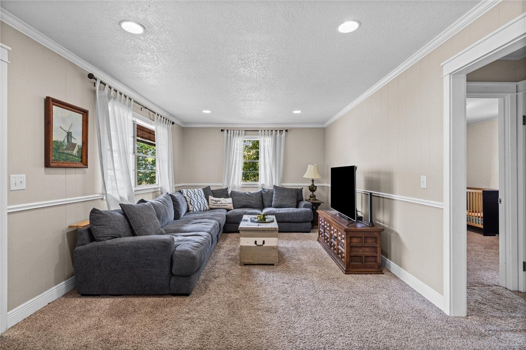 2 Jackson Circle