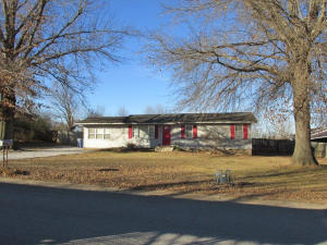 3 bed 1 bath home with bonus room and a large wood & wire fenced back yard with storage shed. Newer appliances, laminate in living & dining. Great roomy home at a great price!