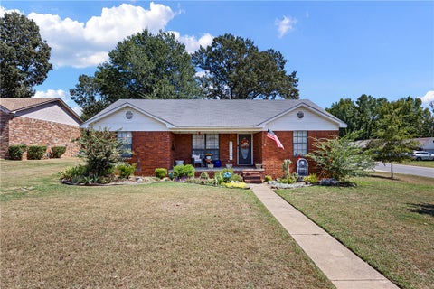 Photo of 2111 S Ithaca Avenue, Russellville, AR 72802 (MLS # 1360824)