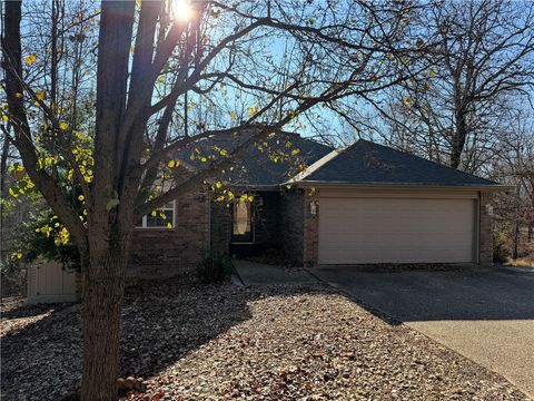 Photo of 5 Wickham Lane, Bella Vista, AR 72714 (MLS # 1330001)