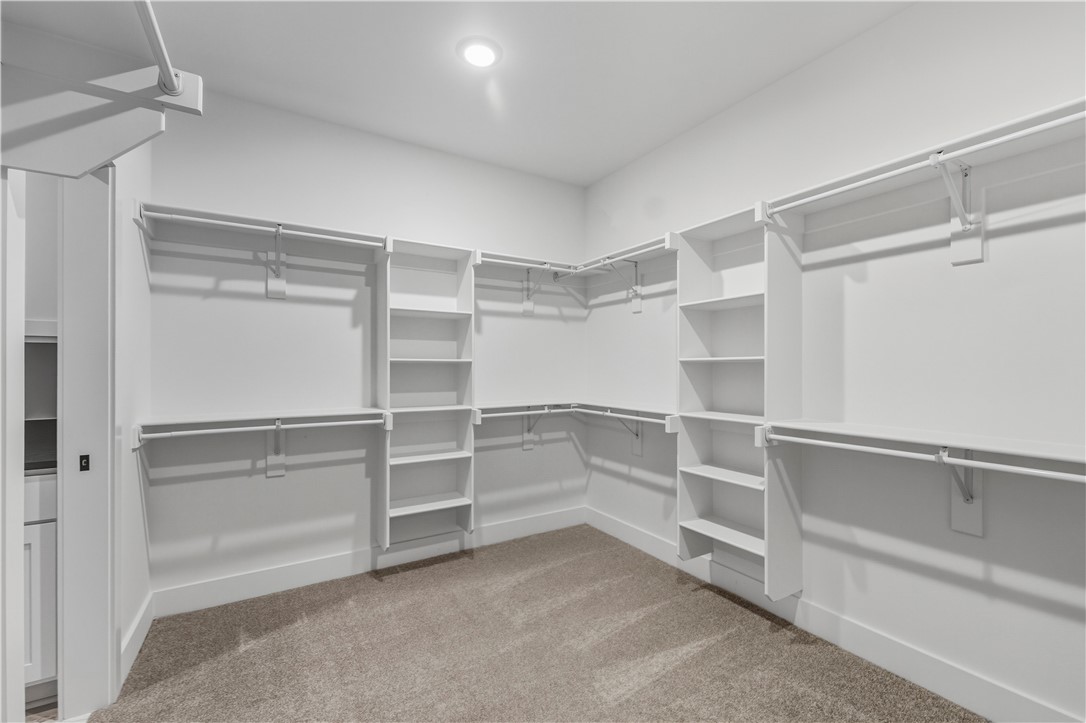 DIAMOND ESTATES PH V-CENTERTON - Residential