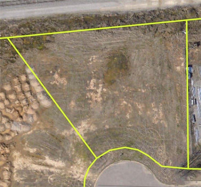Looking for the perfect spot to build your next business? Check out this nearly 1-acre commercial lot located on Congress Cove, just off W. Washington Ave and conveniently close to I-555. Additional parcel available for sale. MLS#1315051