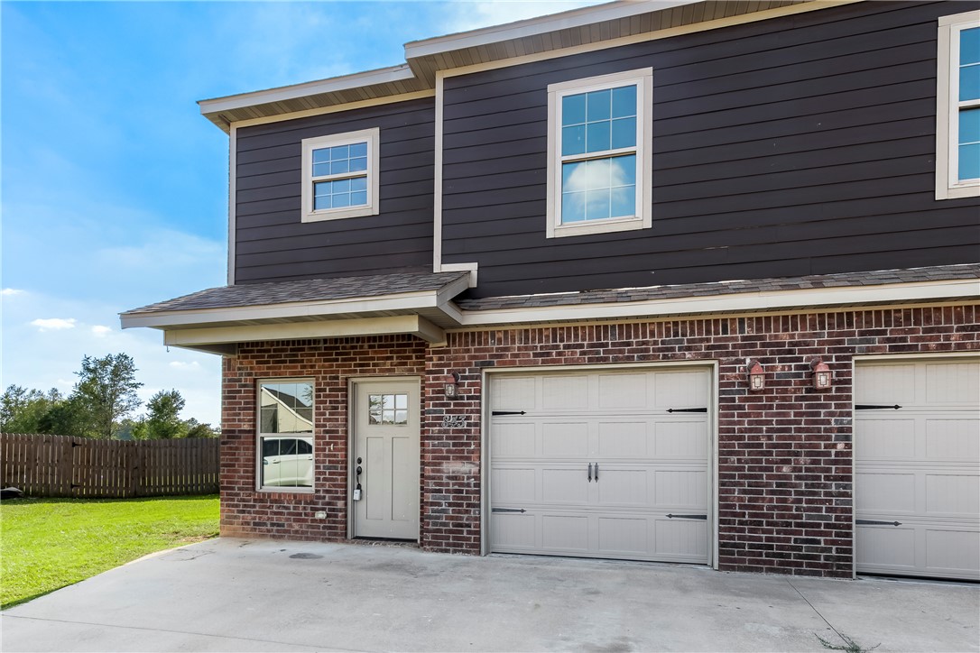 Photo 1 of 17 — 842 NW Baker Street, Gravette, AR 72736