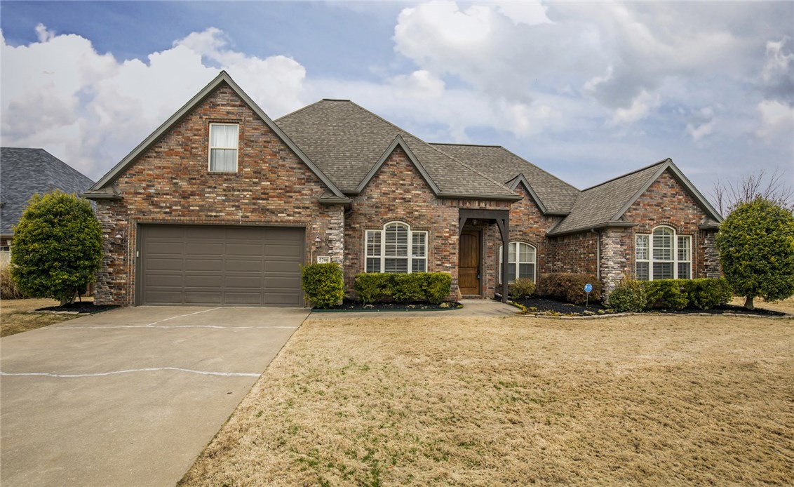 So convenient to Promenade Shopping Center, bicycle trail, groceries, restaurants, parks, schools, hutches, office parks, coffee shops, theaters, AMP, Top Golf, Hwy 49 access and more!. Brick exterior, gutters, sprinkler, detached brick workshop w/ electricity & gutters. Interior: Hardwood floors, stunning interior brick pillars, fresh paint in LR, DR, Kitchen & master suite. Plantation shutters, pantry, granite counters, under & over counter lighting, breakfast bar & eat in kitchen, crown molding, large covered patio w/ fireplace/gas connection & ceiling fans, wired for surround sound. Patio has retractable sunshades.