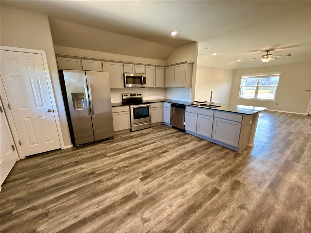 Lakewood Crossing - Residential Lease