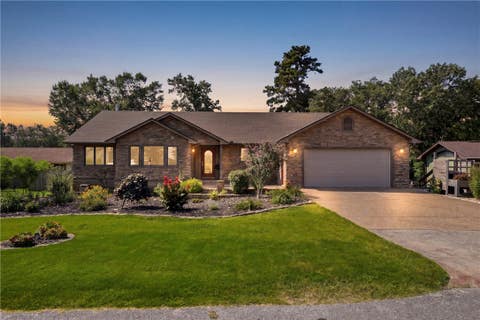 Photo of 24 Indian Wells, Holiday Island, AR 72631 (MLS # 1356456)