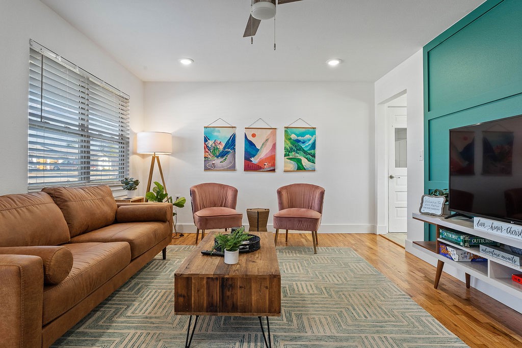 Located in the desirable Coler Crossing neighborhood, this fully furnished 3-bedroom, 2-bathroom home offers comfort, convenience, and modern amenities for an extended stay. Ideal for professionals, families, or small groups, it features a spacious layout with a king bed, two queen beds, and a pull-out couch. The well-equipped kitchen includes modern appliances and ample space for home-cooked meals, while a dedicated office area ensures productivity.
Nestled on a peaceful dead-end street, this home provides a quiet retreat with high-speed Wi-Fi, in-home laundry, and ample storage. Enjoy easy access to Coler Mountain Bike Preserve, Downtown Bentonville, Slaughter Pen Trails, and cultural landmarks like the Crystal Bridges Museum of American Art. Whether you're here for work, adventure, or a change of scenery, this home is the perfect place to settle in and experience Bentonville.
This listing is an active short term rental. Showings must be scheduled at least 24 hours in advance.
