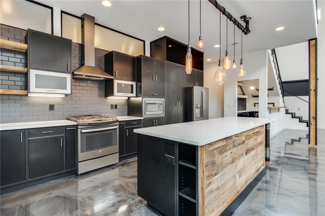 Rocky Creek Sub Rogers - Residential Lease