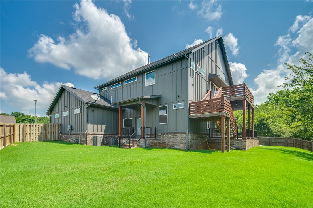 Rocky Creek Sub Rogers - Residential Lease
