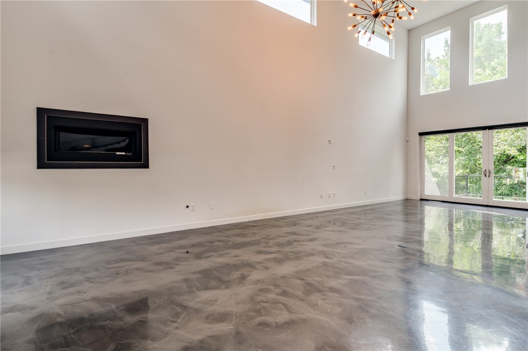 Rocky Creek Sub Rogers - Residential Lease