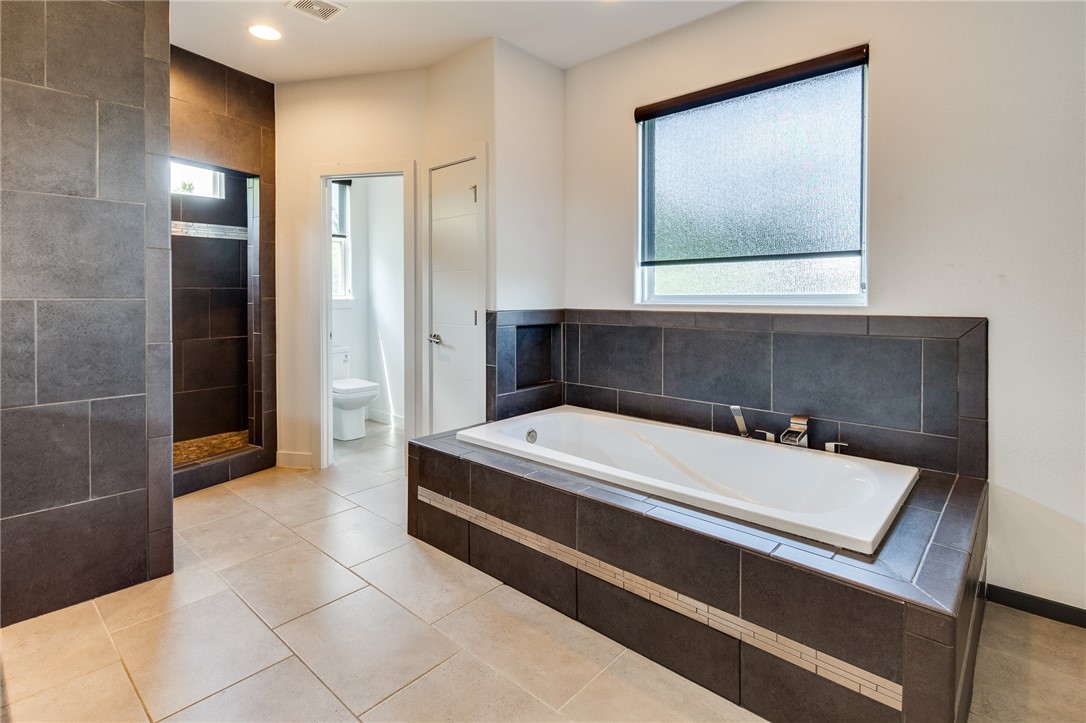Rocky Creek Sub Rogers - Residential Lease