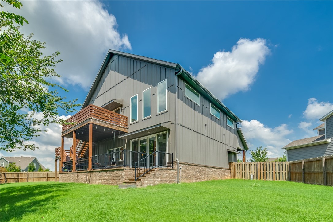 Rocky Creek Sub Rogers - Residential Lease