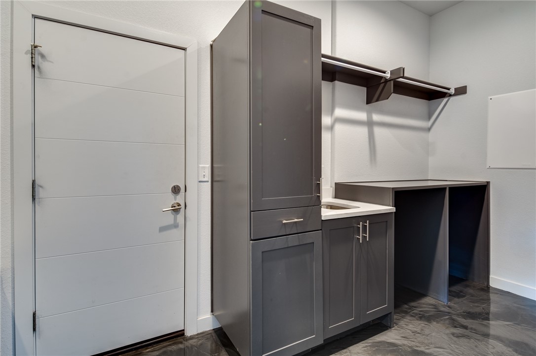 Rocky Creek Sub Rogers - Residential Lease