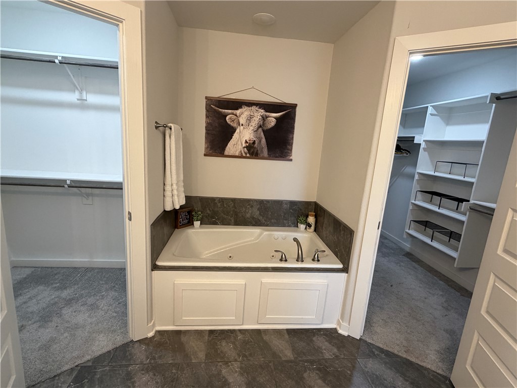 Riverwalk Ph 4 - Residential Lease